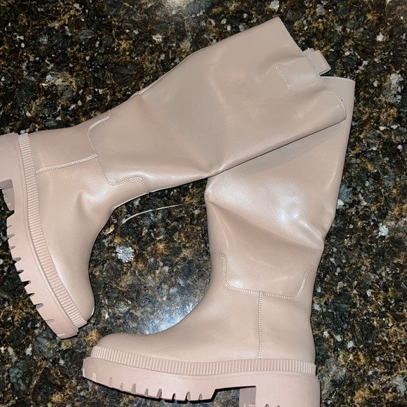 Knee high boot 5 - Picture 4 of 8